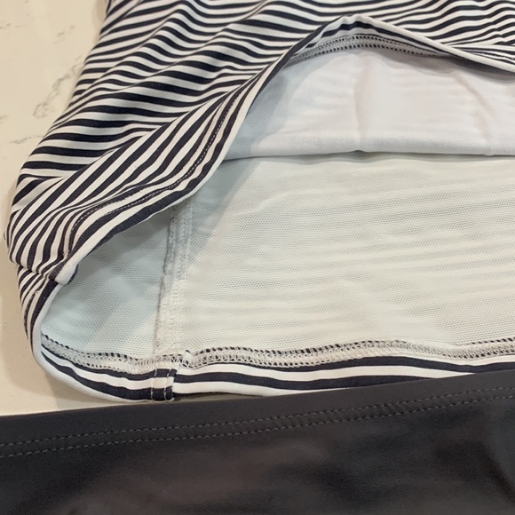 Size 14 Molded Niptuck Swim Top - Picture 11 of 11